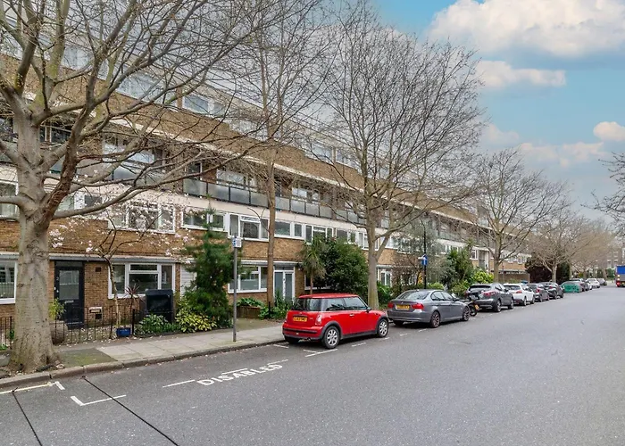 Excellent 3-Bed Flat In Elephant & Castle